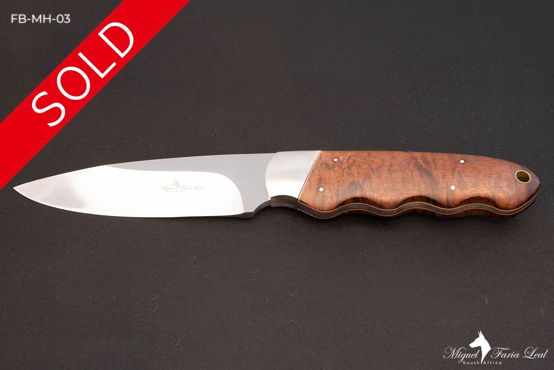 fixed blade hunting knife