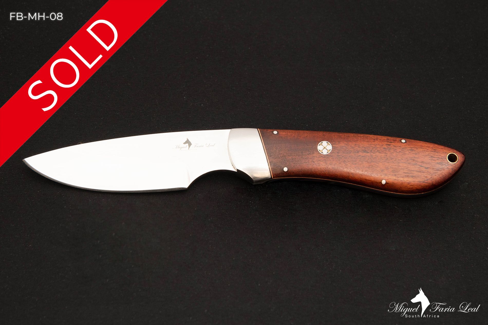 fixed blade hunting knife